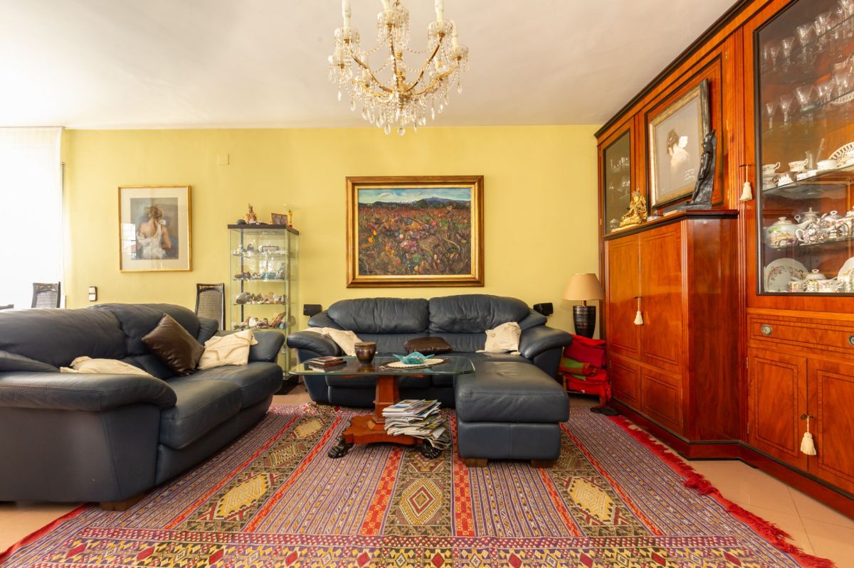 Дом в Барселоне, Испания, 375 м² - фото 3