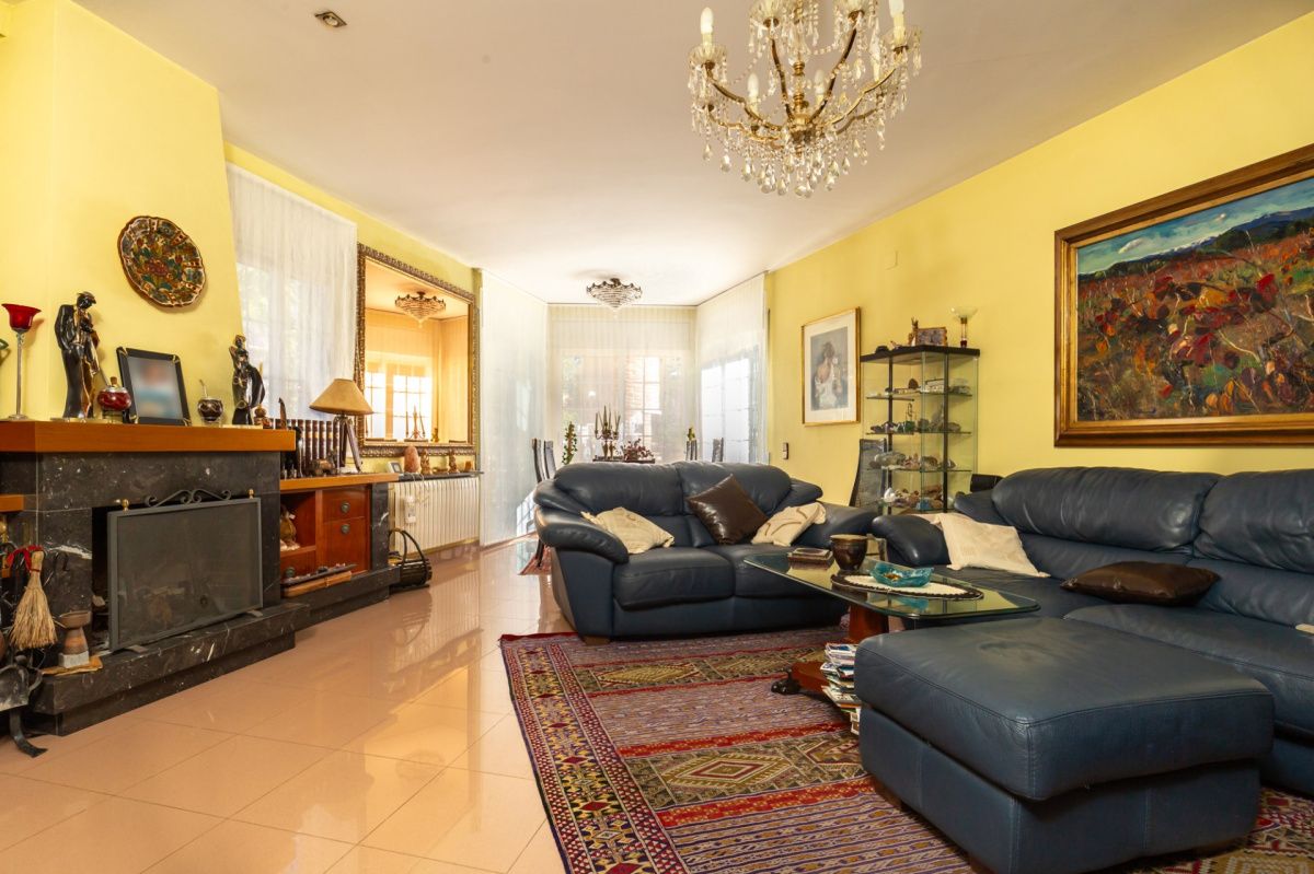 Дом в Барселоне, Испания, 375 м² - фото 5