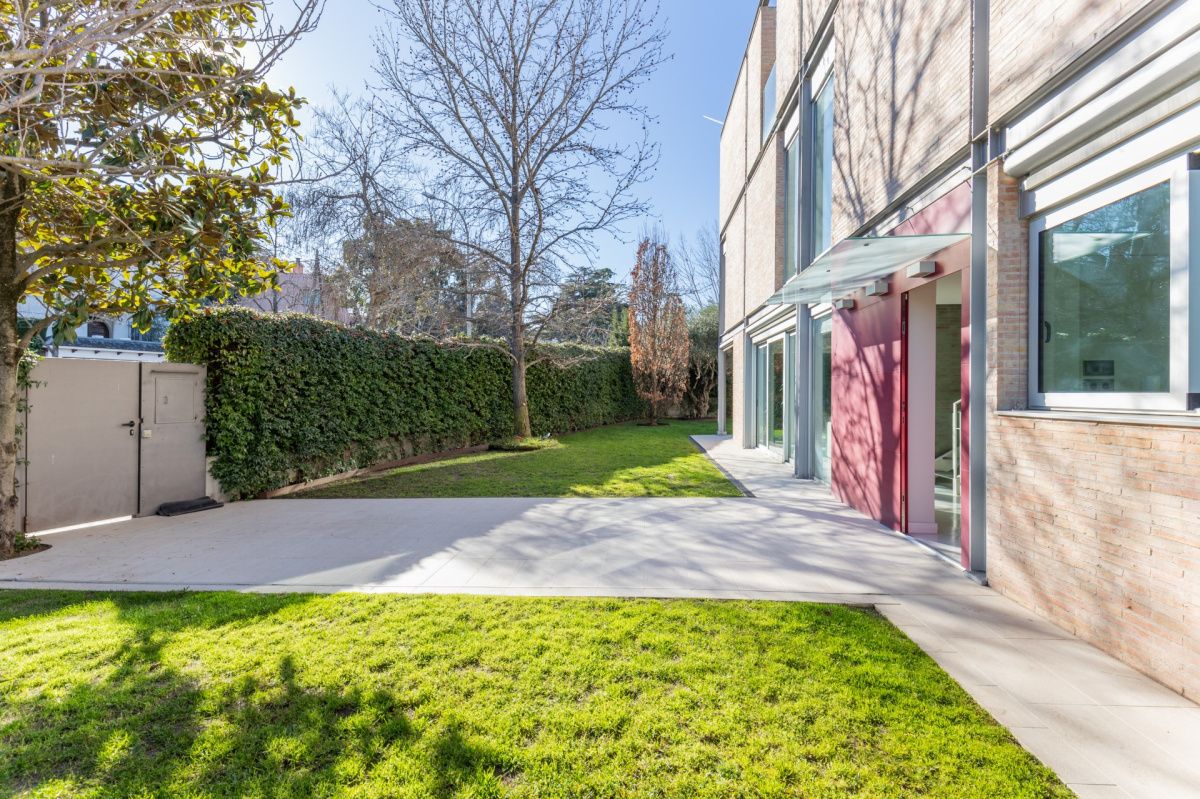 Дом в Барселоне, Испания, 632 м² - фото 7