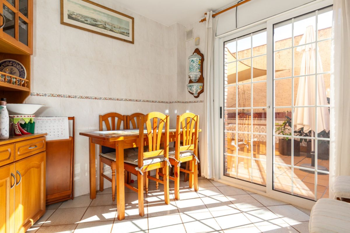 Дом в Барселоне, Испания, 375 м² - фото 11