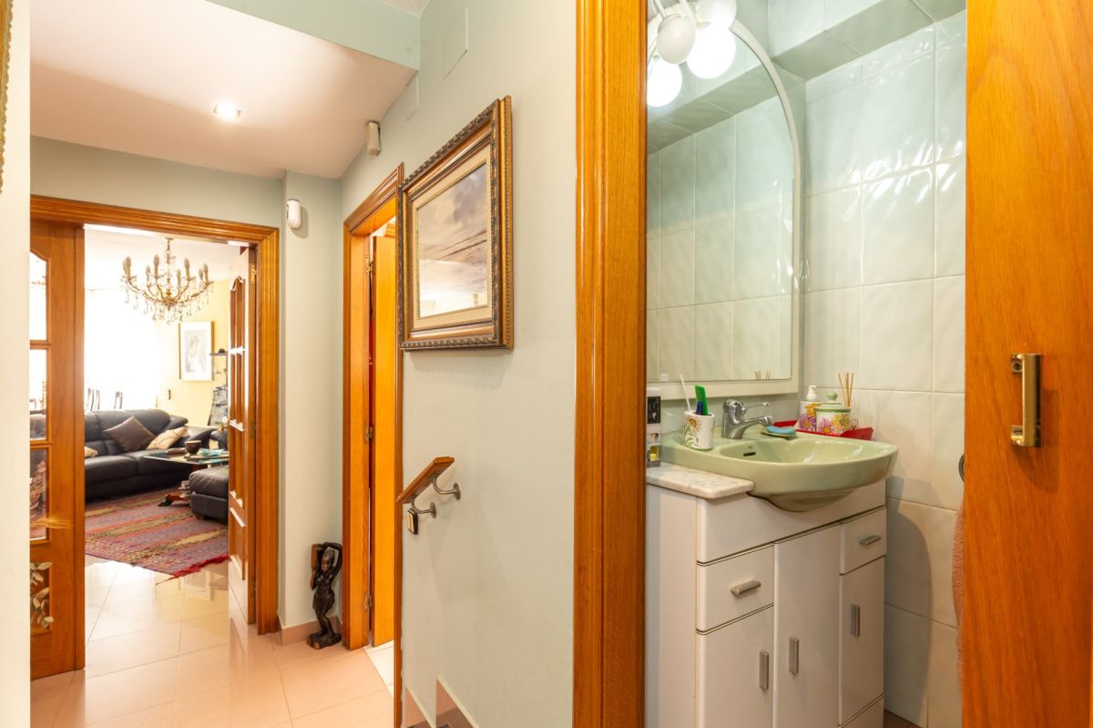 Дом в Барселоне, Испания, 375 м² - фото 12