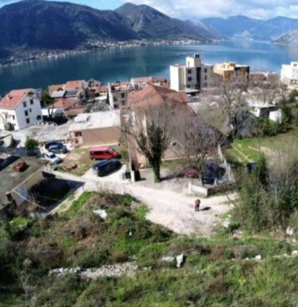 Земля в Доброте, Черногория, 1 239 м² - фото 2