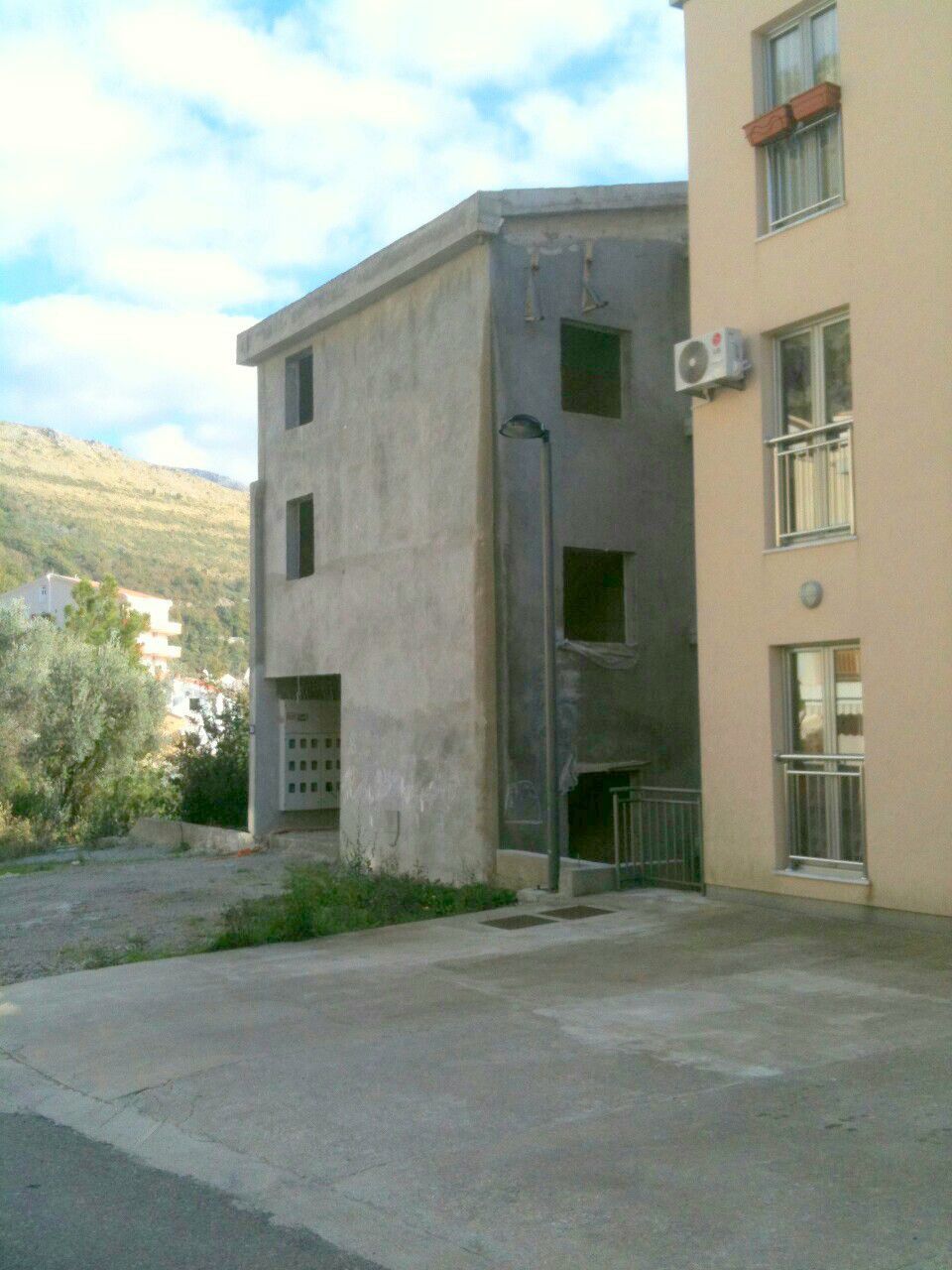 Коммерческая недвижимость в Петроваце, Черногория, 789 м² - фото 3