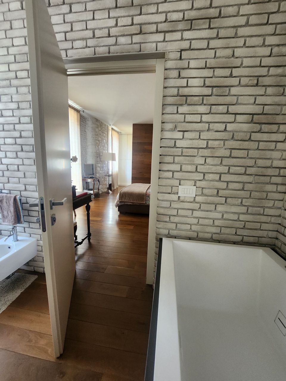 Вилла у озера Комо, Италия, 400 м² - фото 10