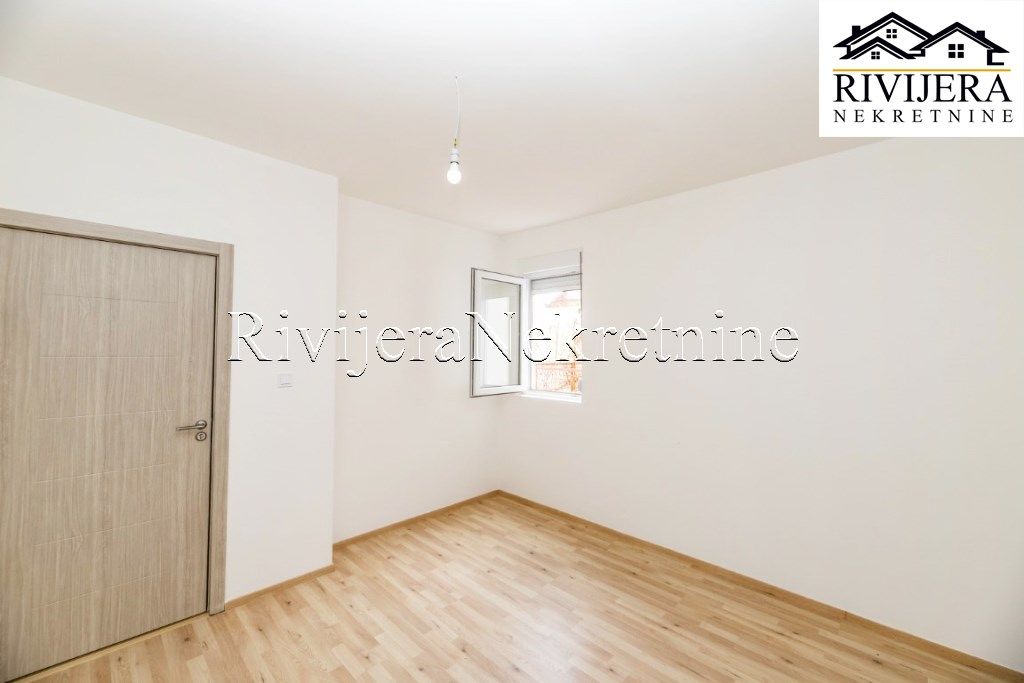 Квартира в Херцег-Нови, Черногория, 43 м² - фото 2