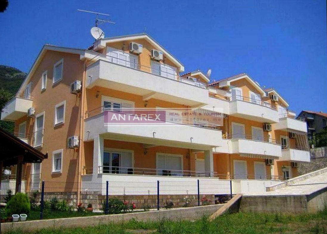 Апартаменты в Дженовичах, Черногория, 52 м² - фото 1