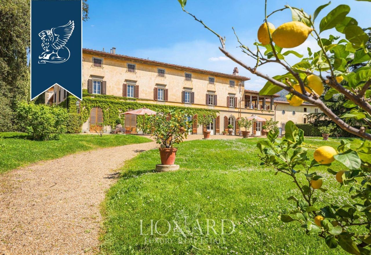 Ферма в Ареццо, Италия, 14 000 м² - фото 6