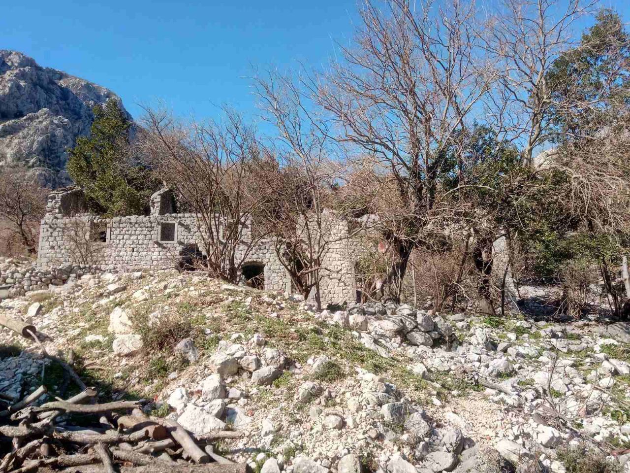 Земля в Ораховаце, Черногория, 9 600 м² - фото 6