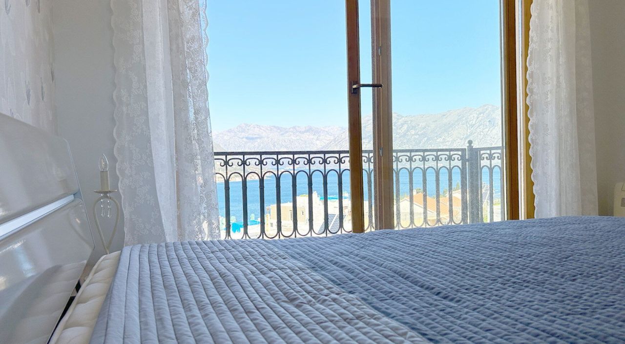 Апартаменты в Доброте, Черногория, 106 м² - фото 3