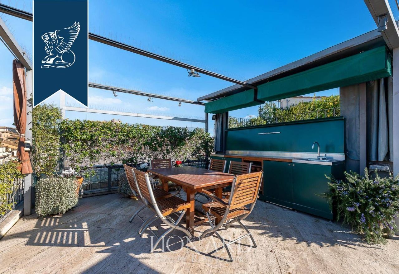 Апартаменты в Риме, Италия, 200 м² - фото 7