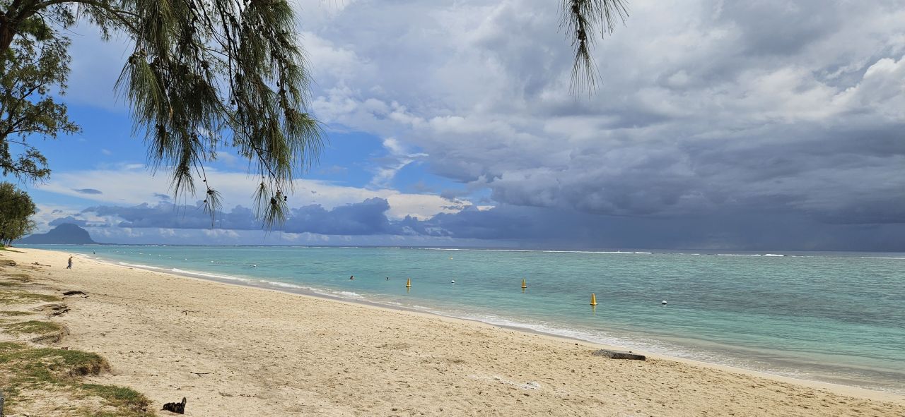 Отель, гостиница в Ла Плас Белгате, Маврикий, 11 000 м² - фото 3