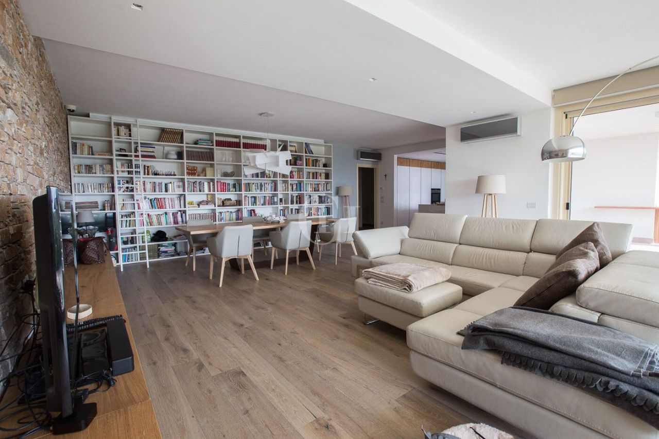 Апартаменты у озера Гарда, Италия, 225 м² - фото 4