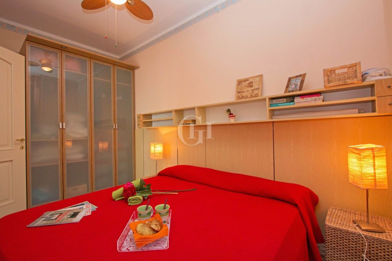 Вилла у озера Гарда, Италия, 200 м² - фото 14