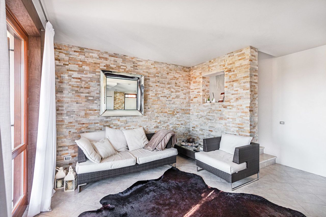 Вилла у озера Гарда, Италия, 140 м² - фото 12