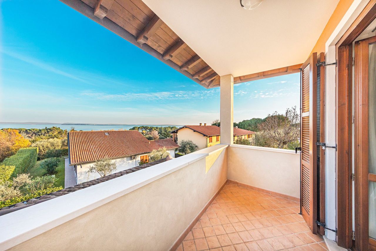 Вилла у озера Гарда, Италия, 140 м² - фото 3