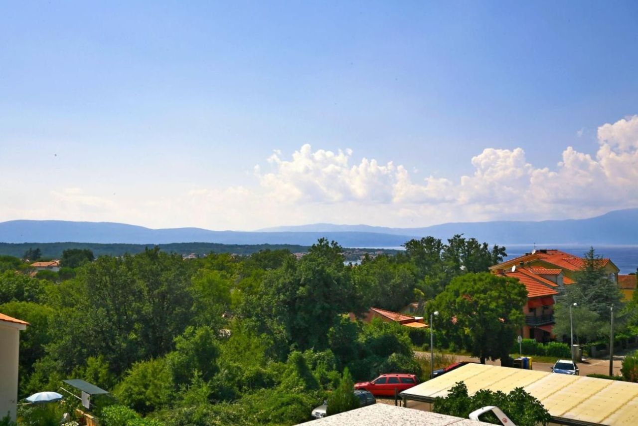 Отель, гостиница Malinska, Хорватия, 456 м² - фото 1