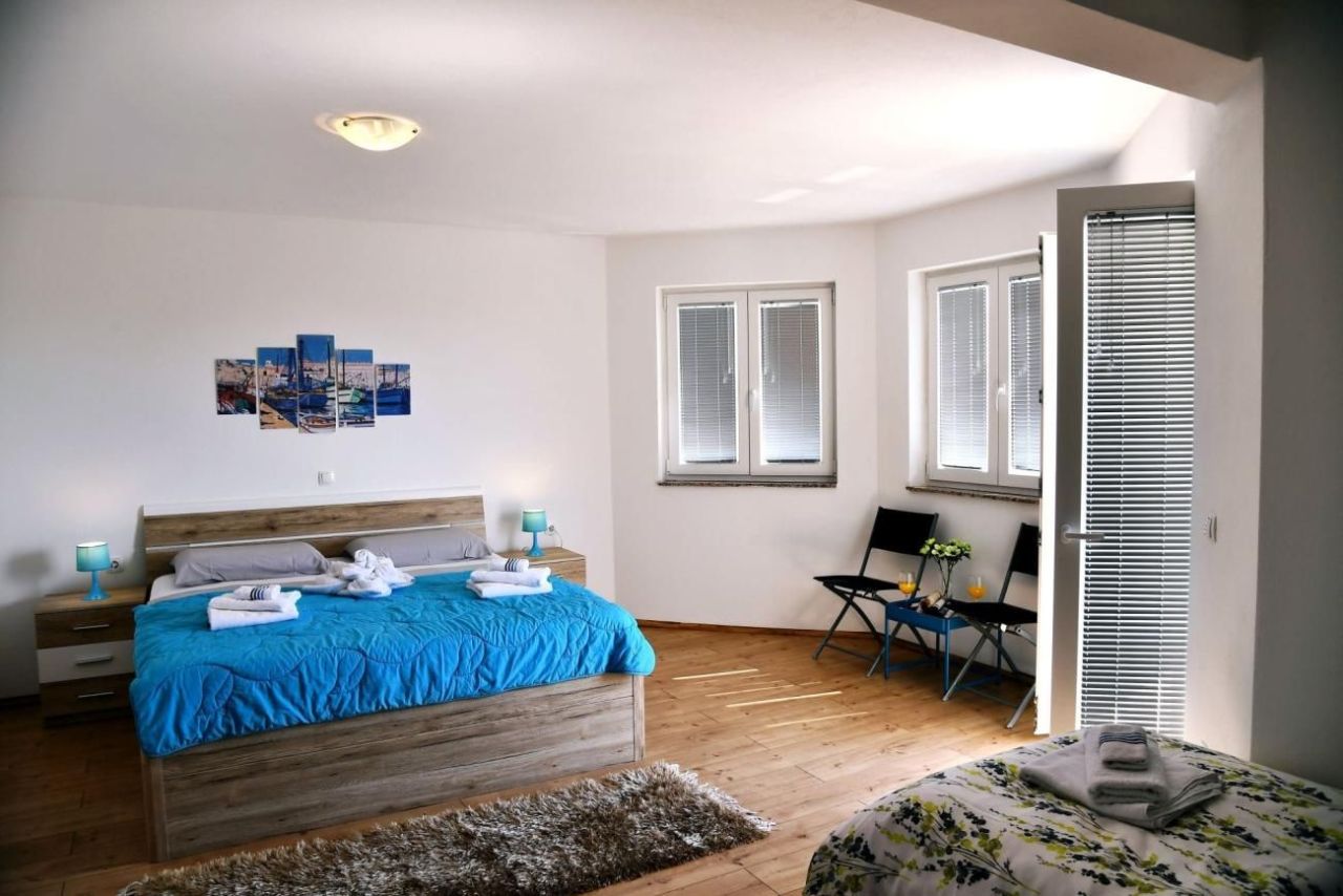 Отель, гостиница Malinska, Хорватия, 456 м² - фото 16