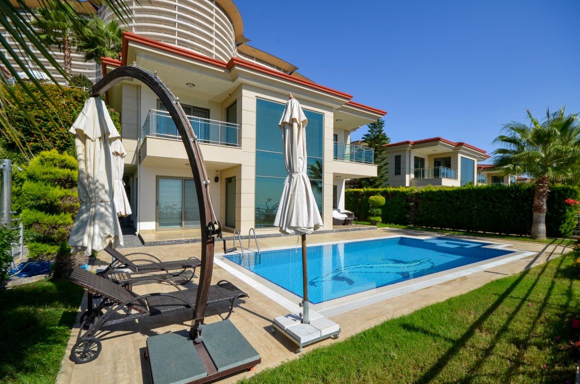 Вилла в Алании, Турция, 400 м² - фото 1