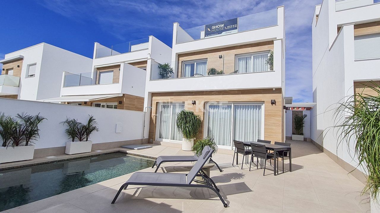 Вилла в Сан-Педро-дель-Пинатаре, Испания, 110 м² - фото 1