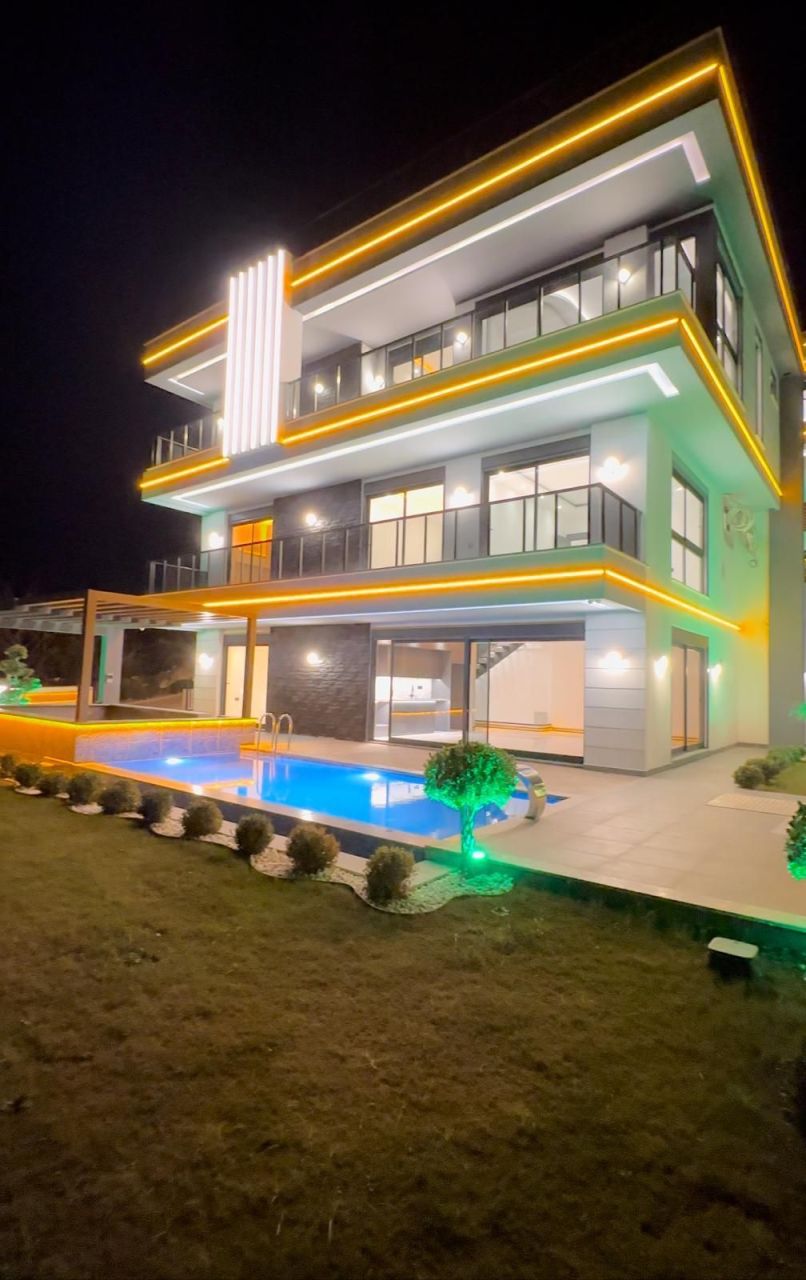 Вилла в Алании, Турция, 280 м² - фото 1