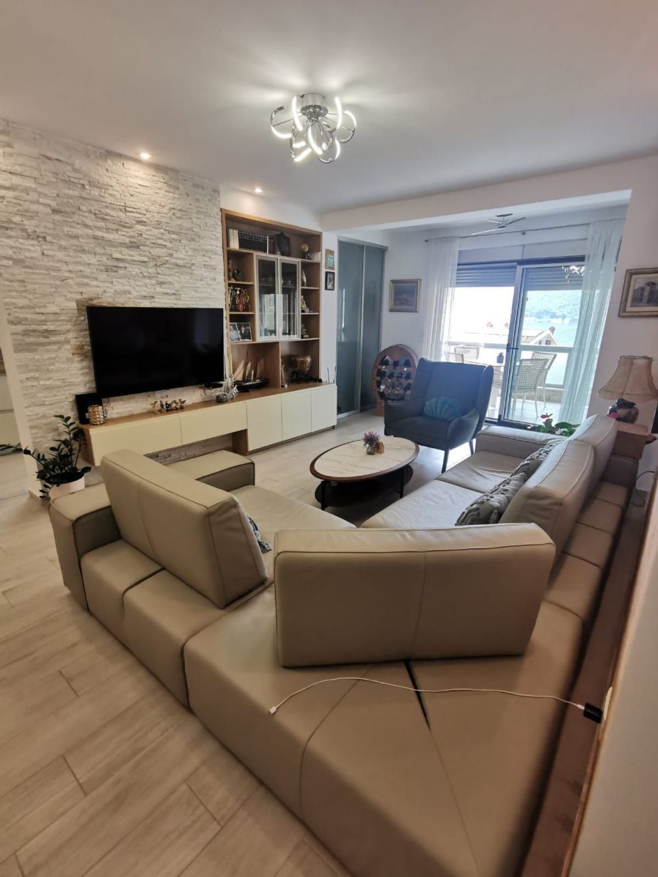 Апартаменты в Доброте, Черногория, 61 м² - фото 1