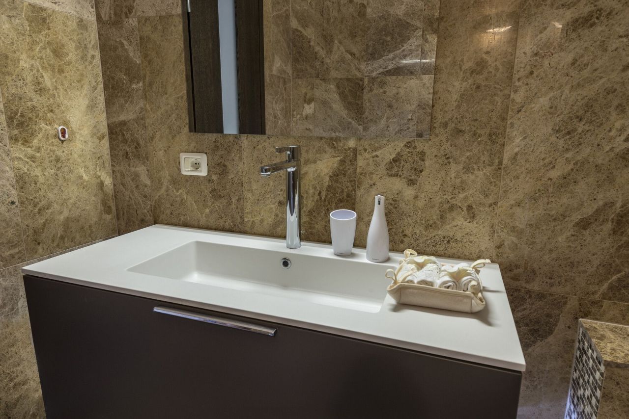 Апартаменты на озере Лугано, Италия, 123 м² - фото 12