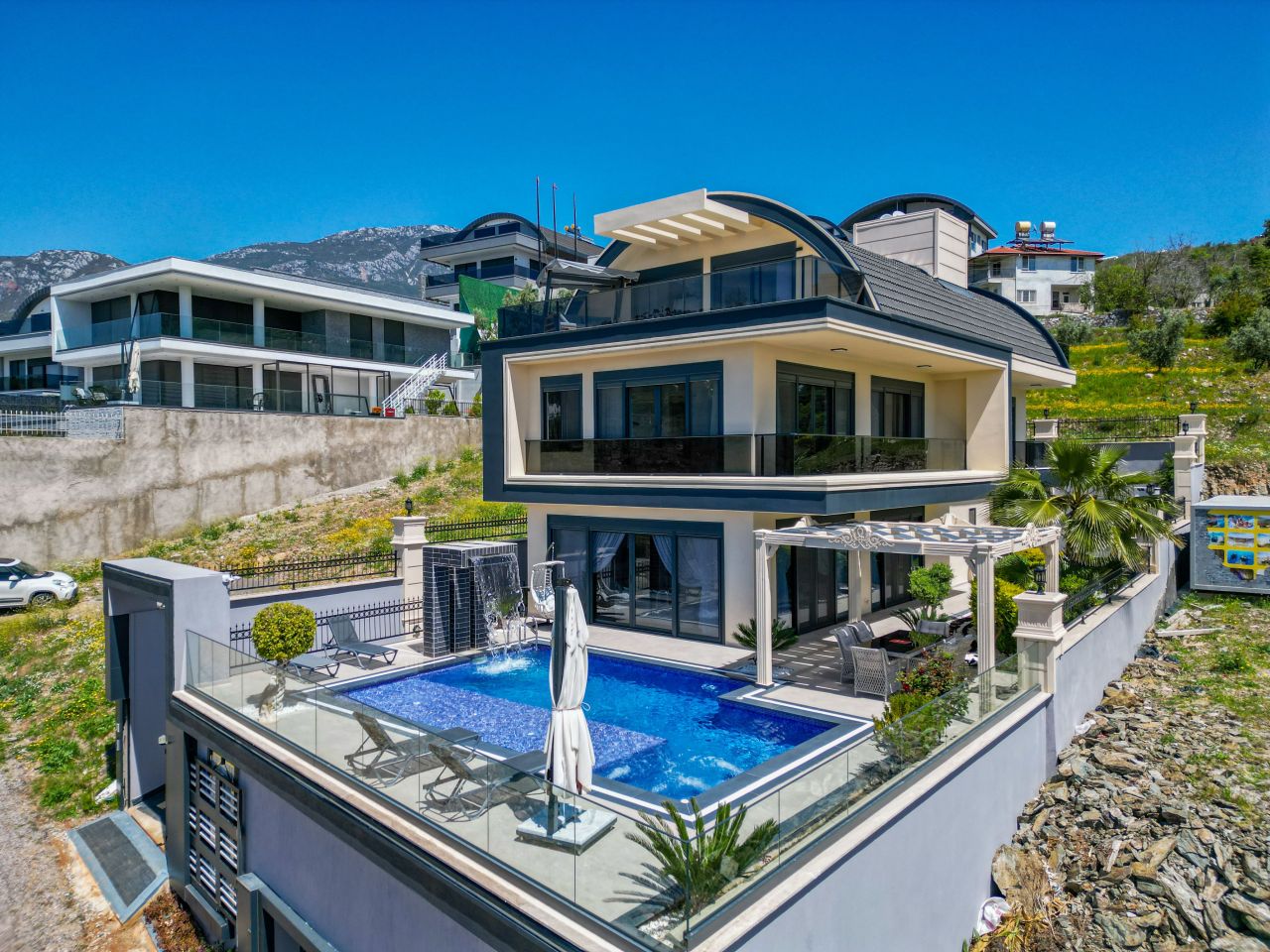 Вилла в Алании, Турция, 470 м² - фото 1