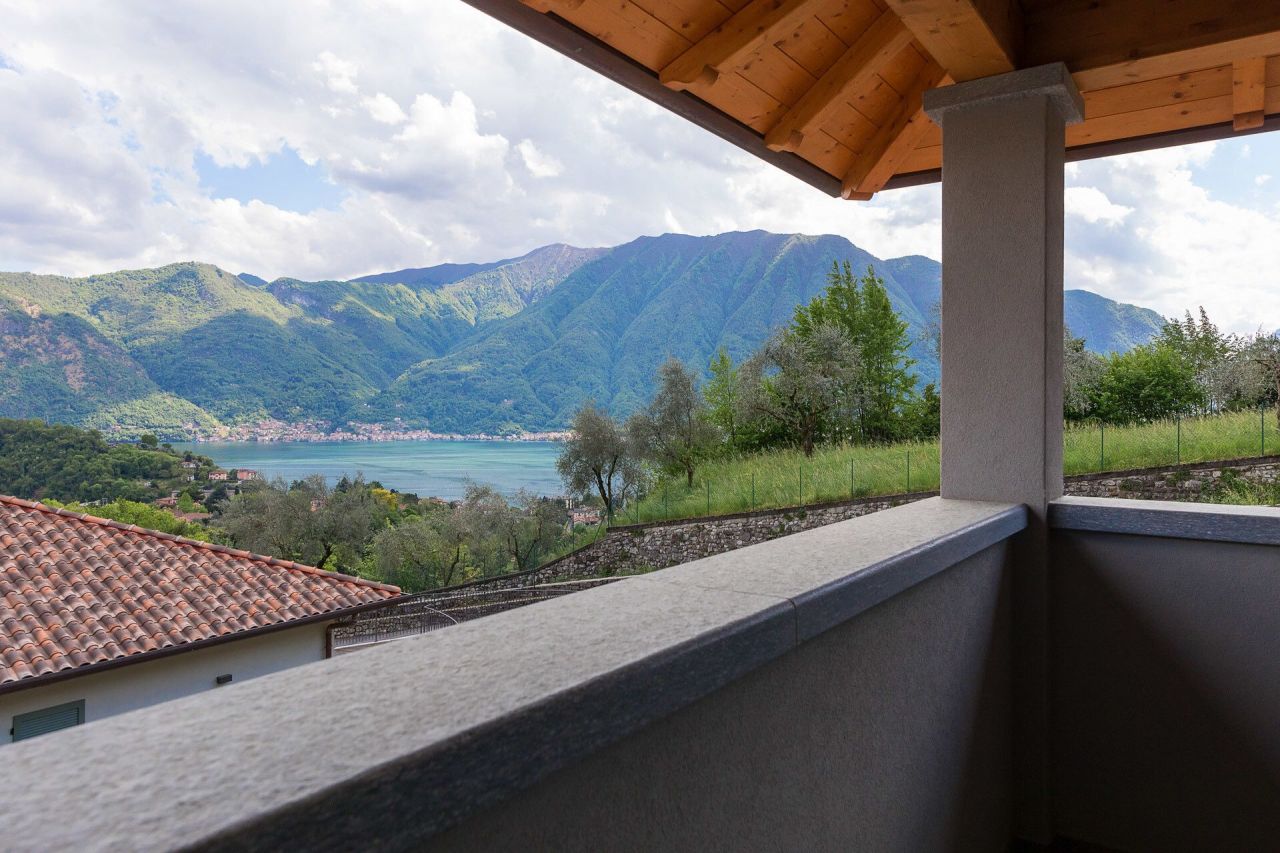 Вилла у озера Комо, Италия, 470 м² - фото 2