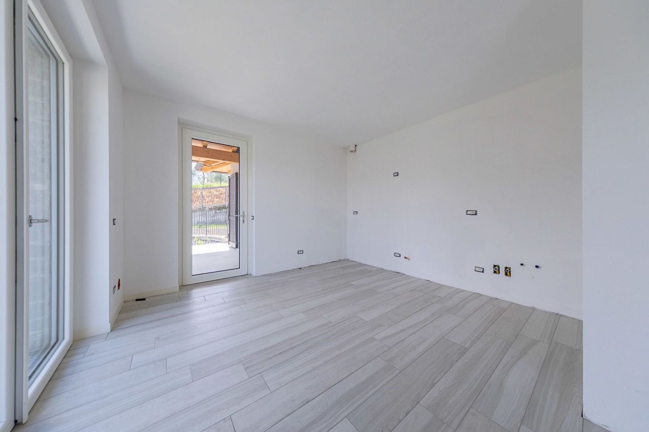 Вилла у озера Комо, Италия, 470 м² - фото 9