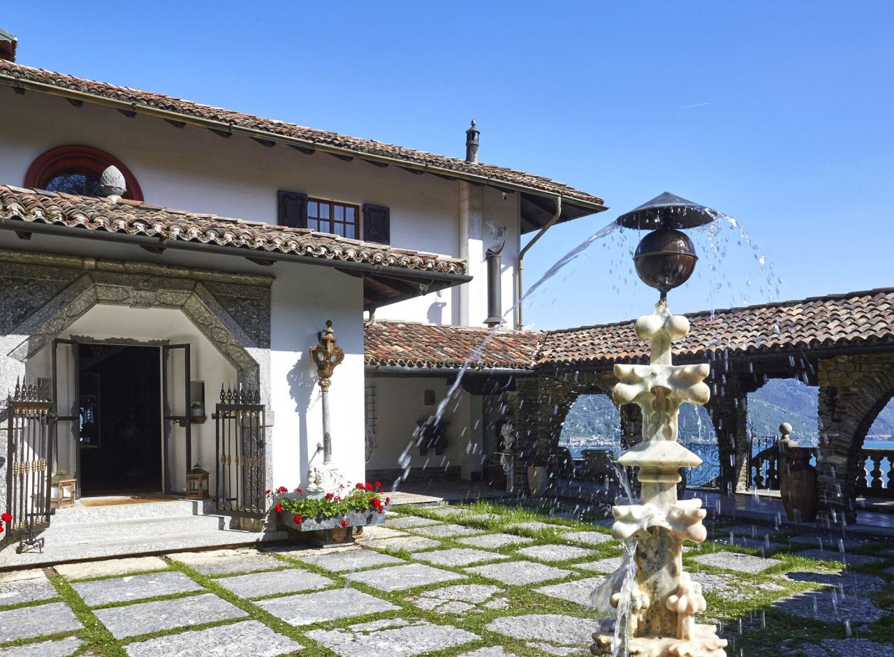 Вилла у озера Комо, Италия, 720 м² - фото 4