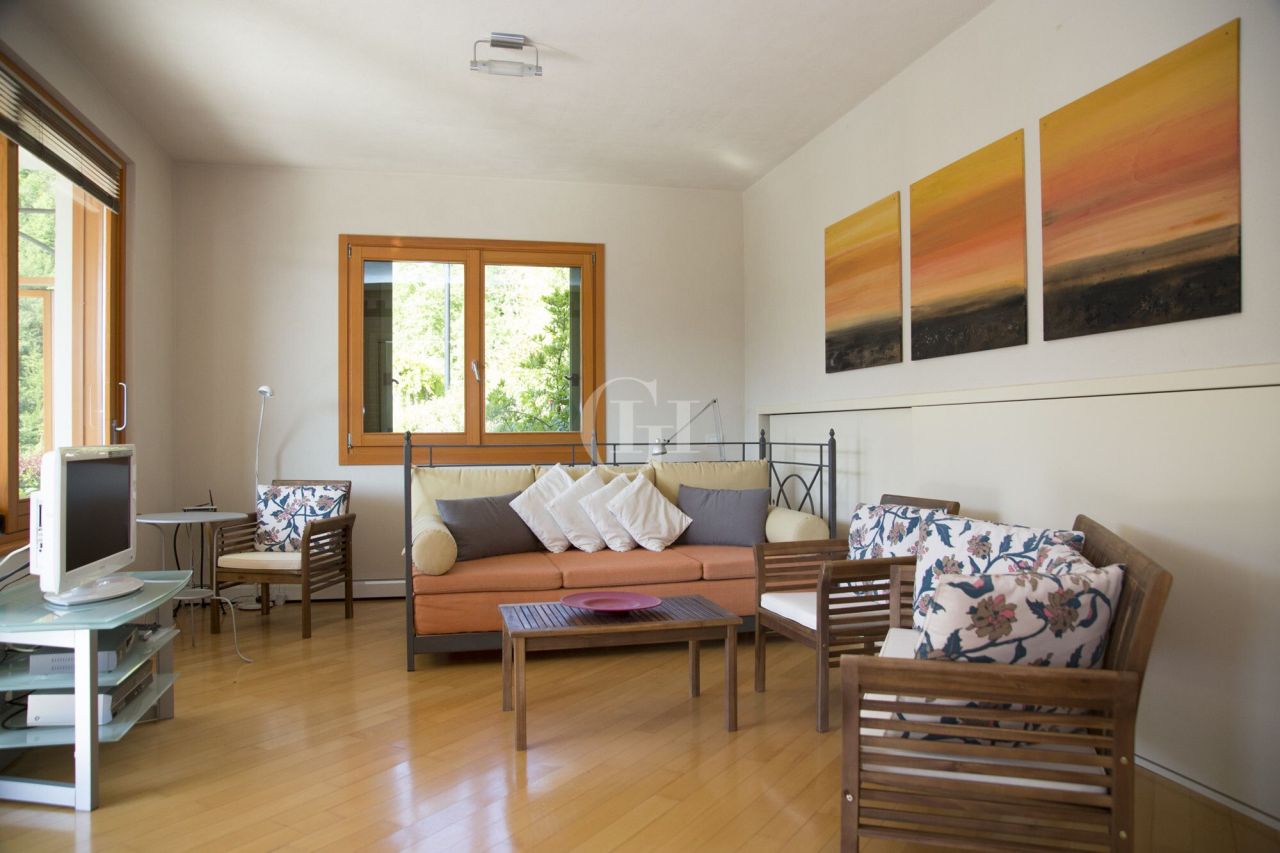 Вилла у озера Комо, Италия, 400 м² - фото 10