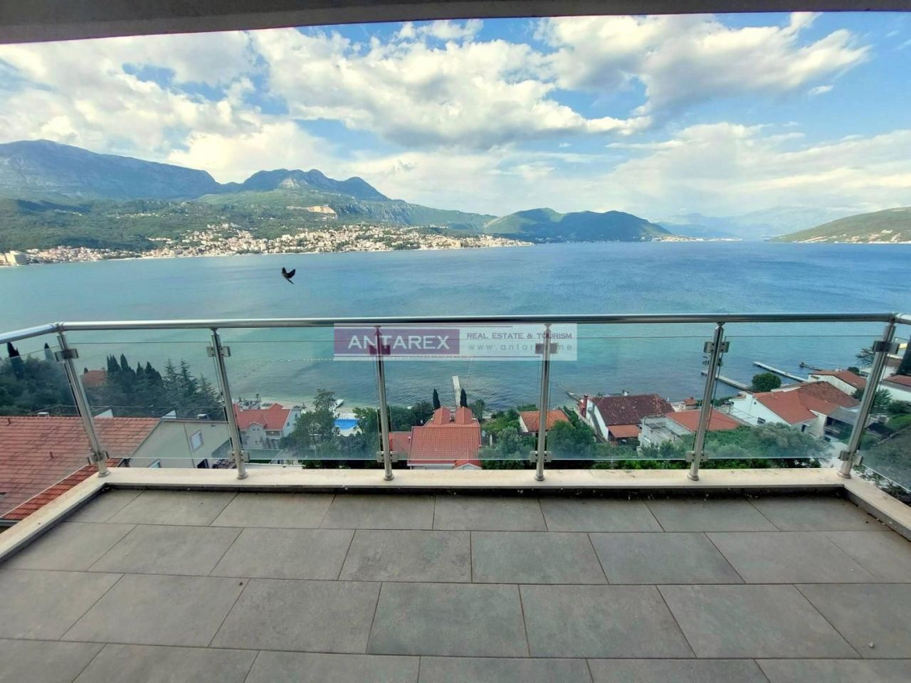 Апартаменты в Нивице, Черногория, 90 м² - фото 1