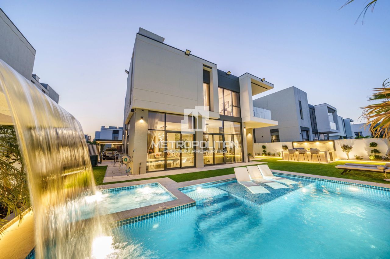 Вилла в Дубае, ОАЭ, 570 м² - фото 1