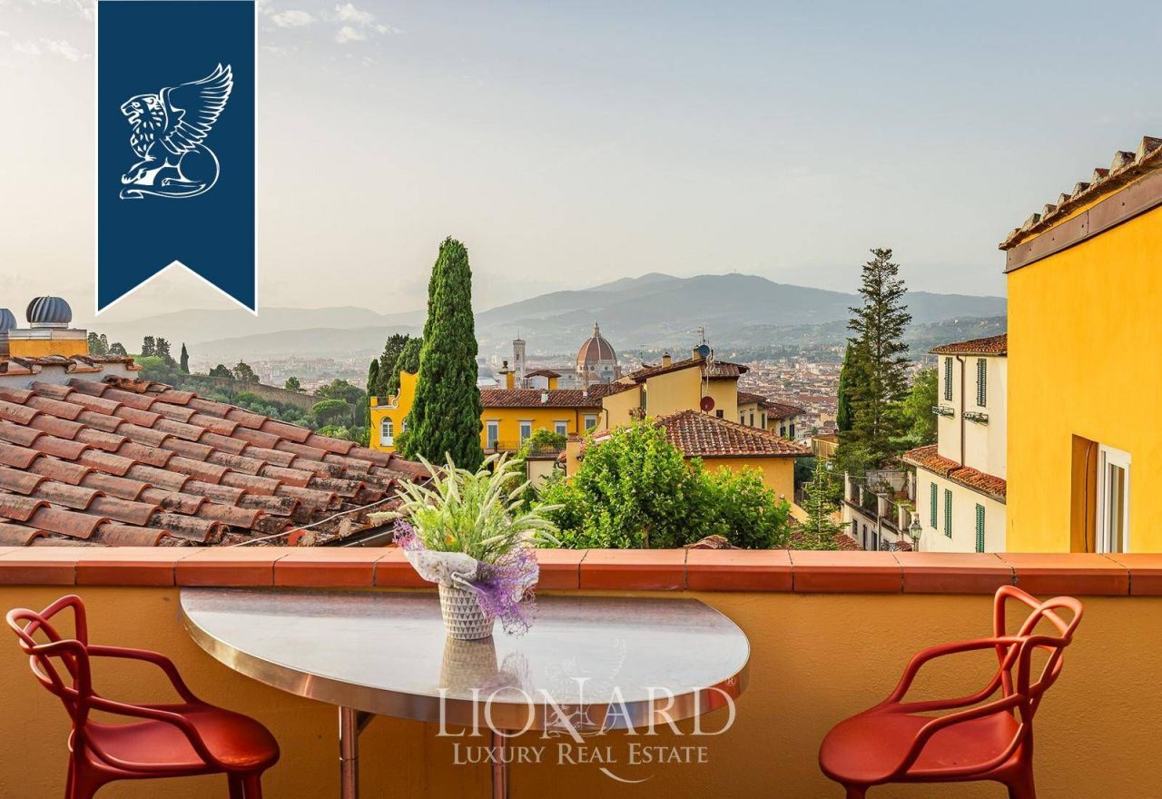 Вилла во Флоренции, Италия, 800 м² - фото 2