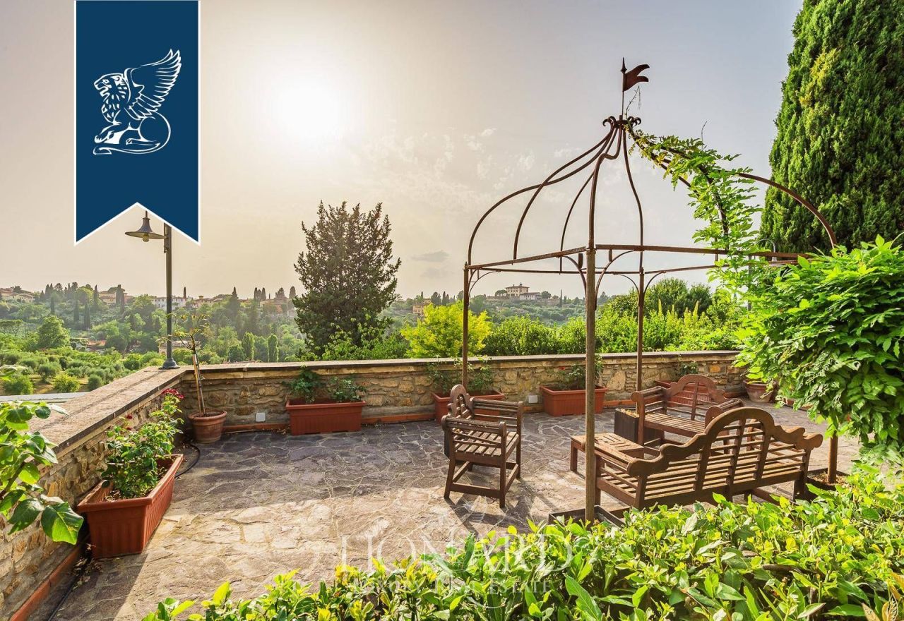 Вилла во Флоренции, Италия, 800 м² - фото 9