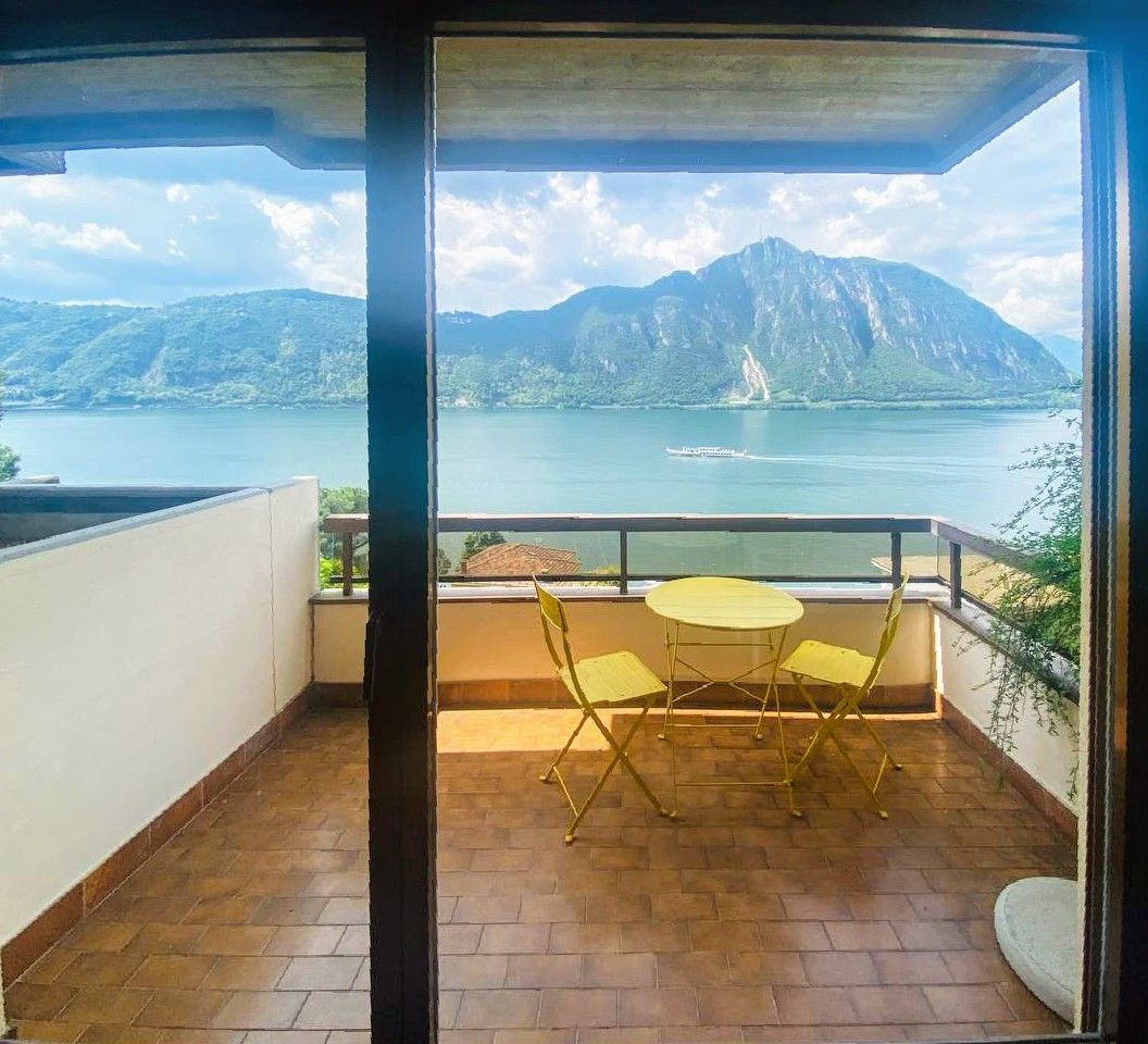 Квартира в Кампионе-д'Италия, Италия, 60 м² - фото 1