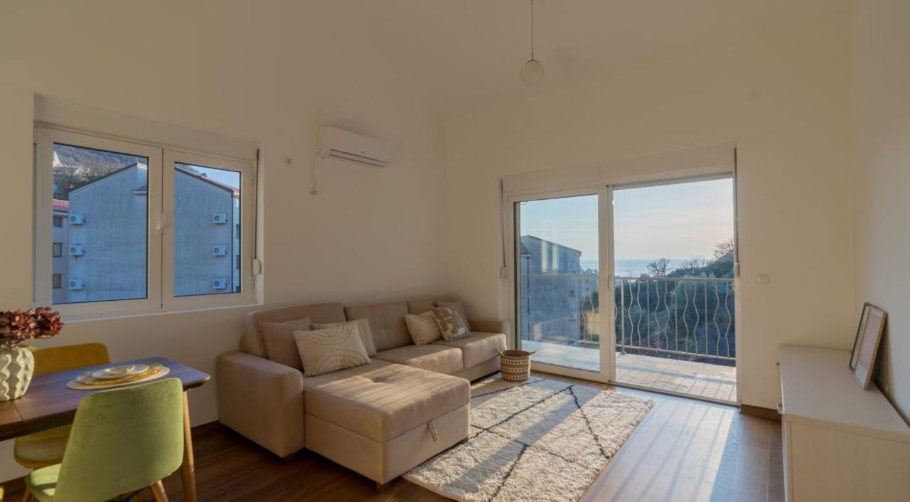 Квартира в Будве, Черногория, 60 м² - фото 1