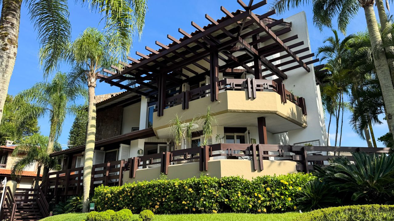 Дом Florianópolis, Бразилия, 550 м² - фото 1