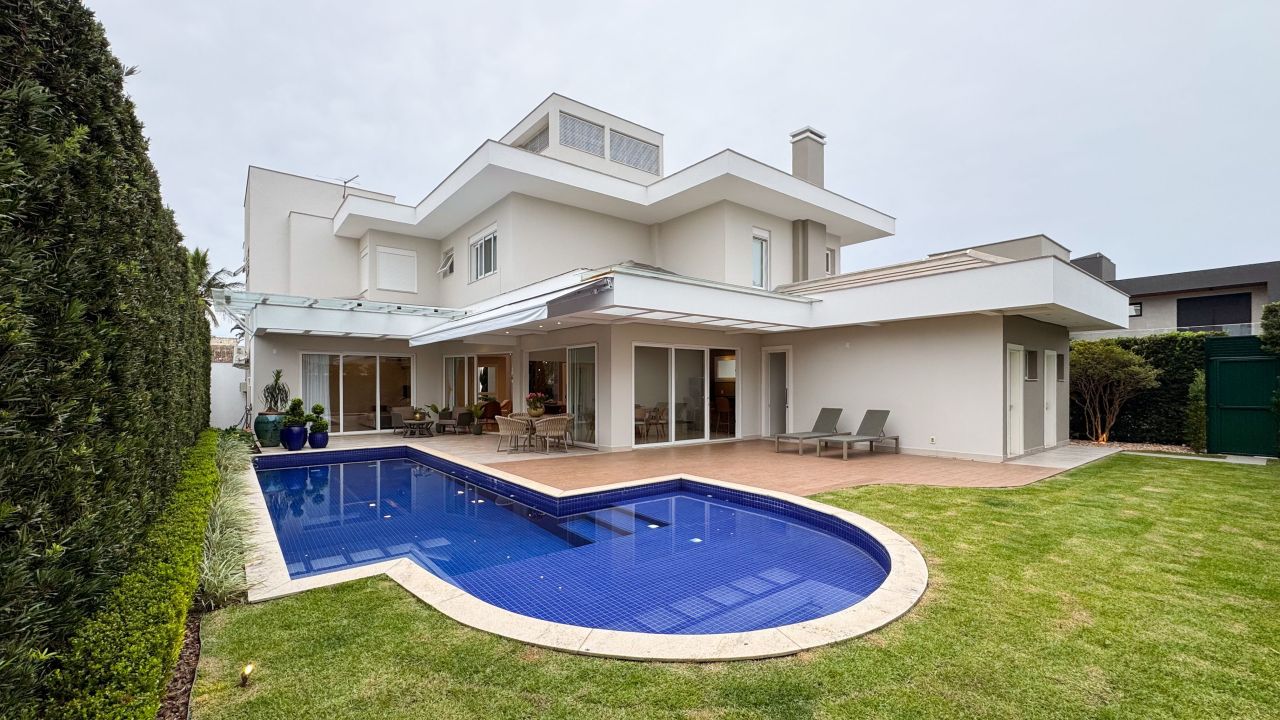 Дом Florianópolis, Бразилия, 470 м² - фото 1