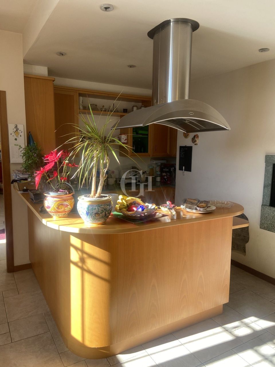 Вилла у озера Комо, Италия, 200 м² - фото 11