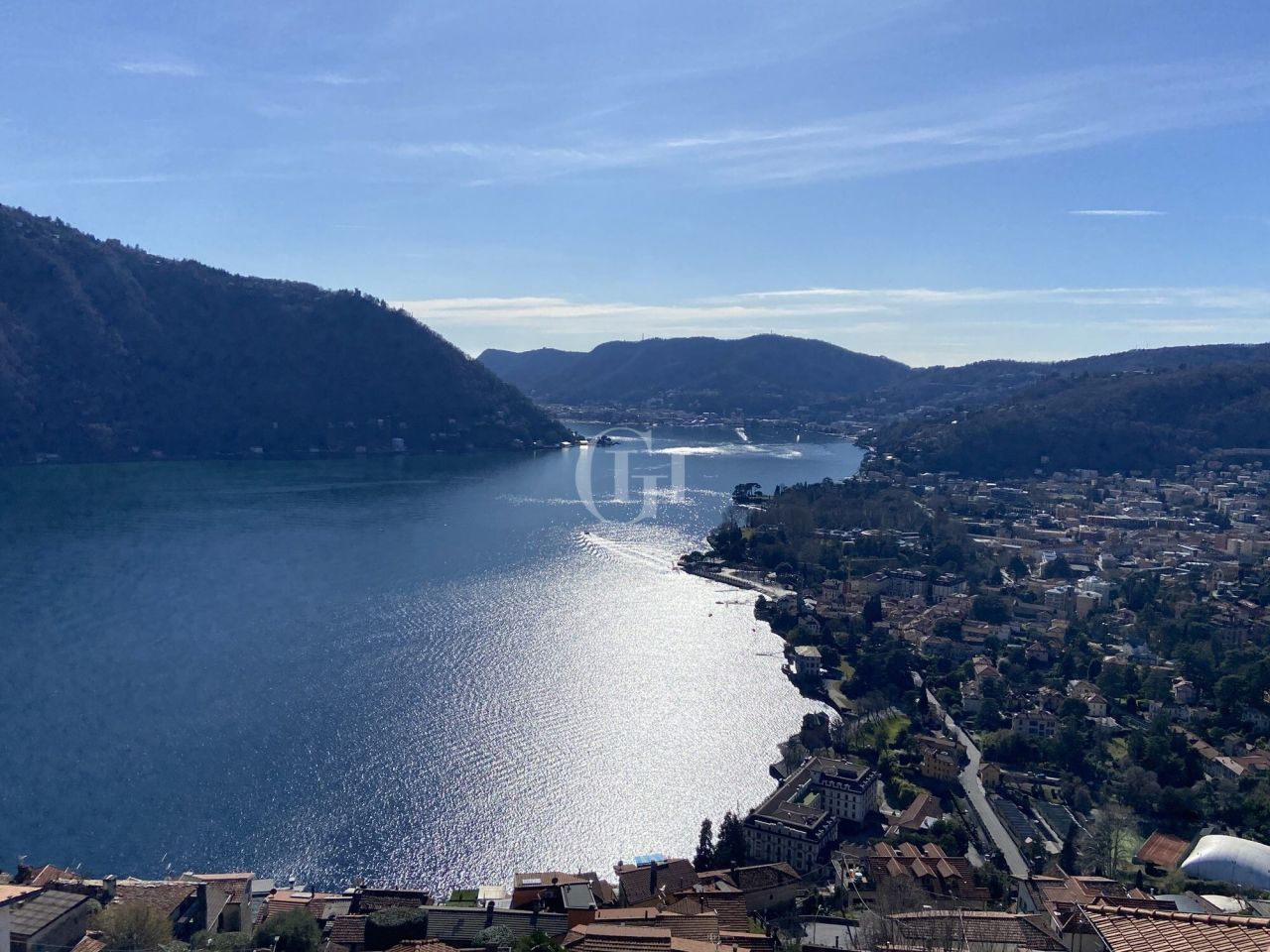 Вилла у озера Комо, Италия, 200 м² - фото 2