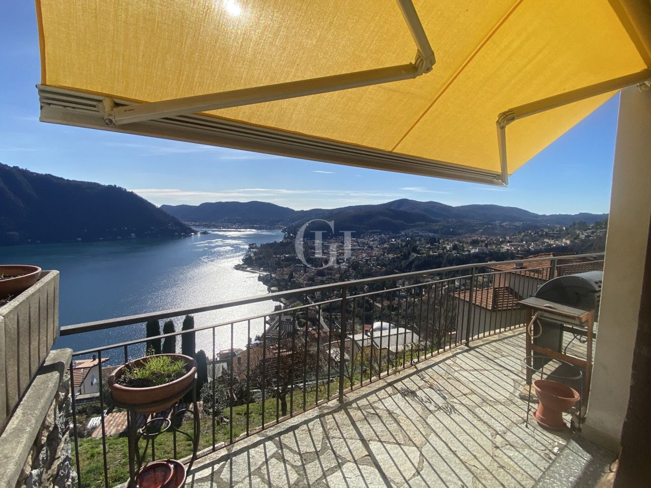 Вилла у озера Комо, Италия, 200 м² - фото 8