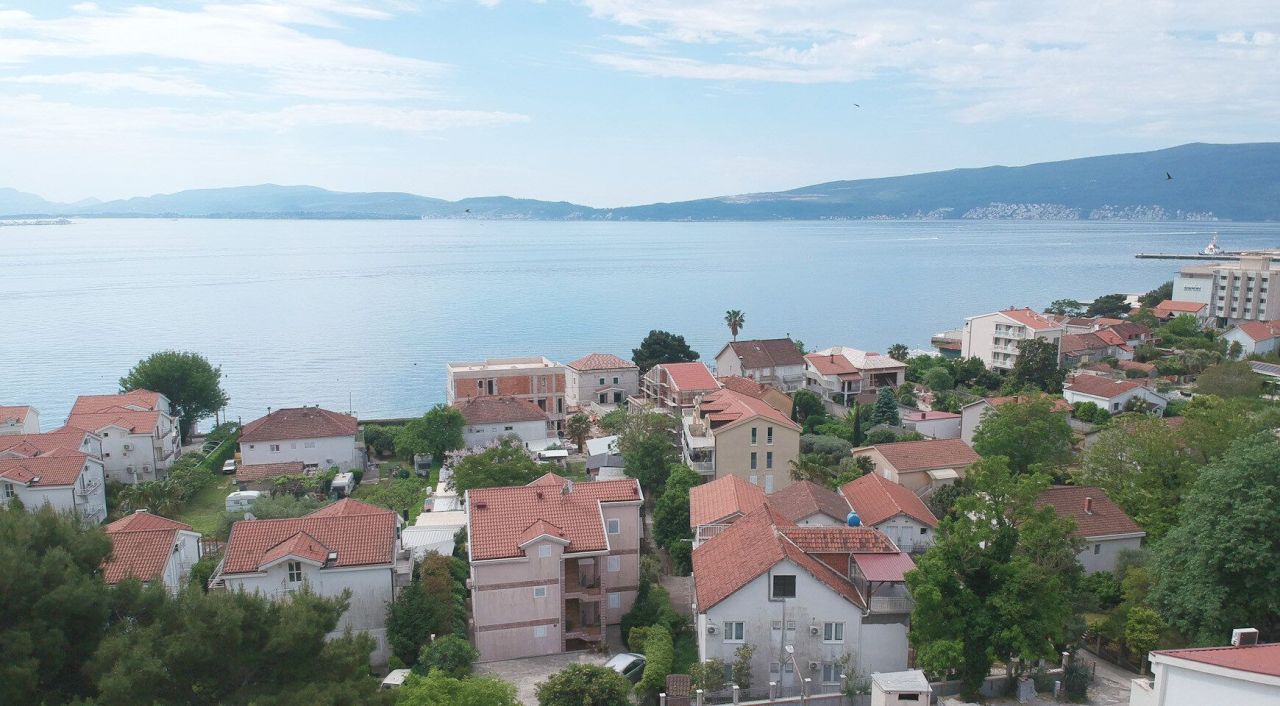 Вилла в Херцег-Нови, Черногория, 226 м² - фото 2