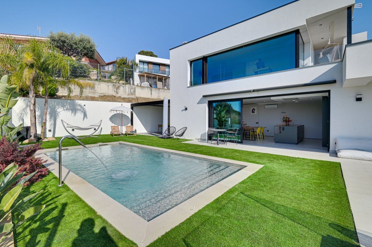 Дом на Коста-дель-Маресме, Испания, 445 м² - фото 3