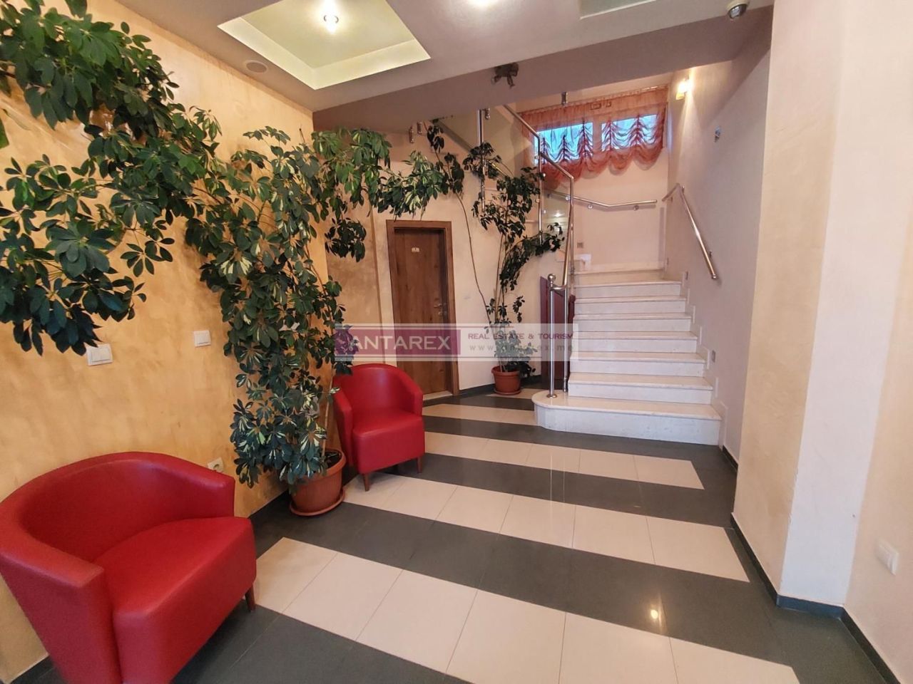 Коммерческая недвижимость в Биеле, Черногория, 1 100 м² - фото 4