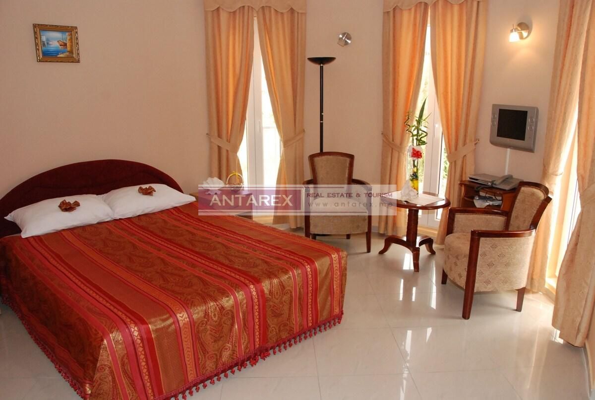 Коммерческая недвижимость в Биеле, Черногория, 1 100 м² - фото 8