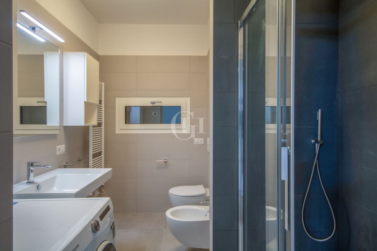 Апартаменты у озера Гарда, Италия, 90 м² - фото 9