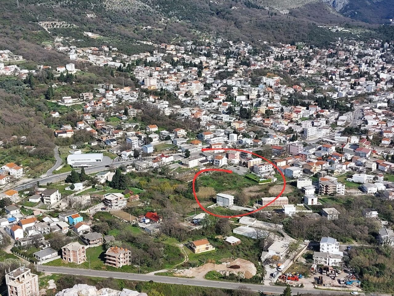 Земля в Баре, Черногория, 830 м² - фото 1