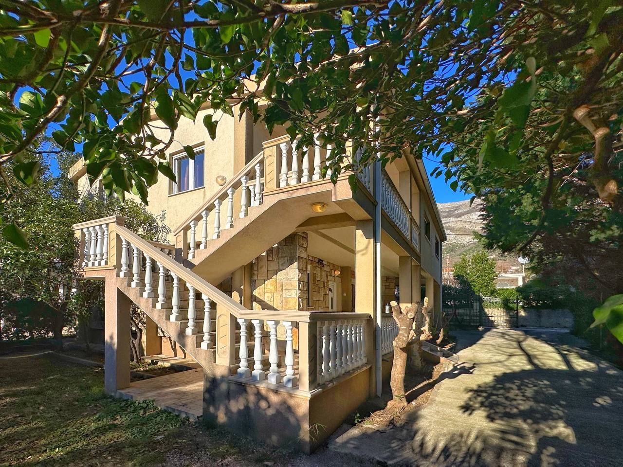 Дом в Баре, Черногория, 150 м² - фото 1