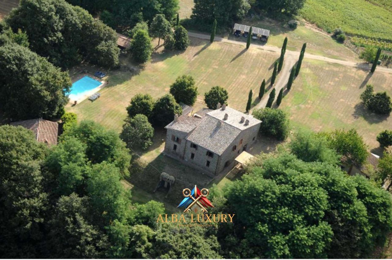Вилла Via Dori Alessandro, Италия, 1 800 м² - фото 1